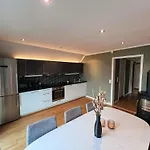 Sentralt Og Nyoppusset Apartment Skien