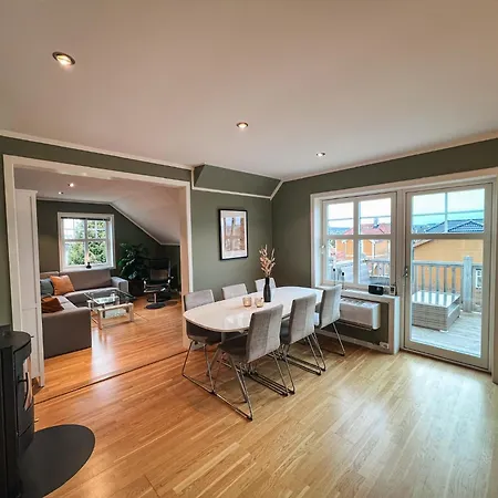 Apartamento Sentralt Og Nyoppusset